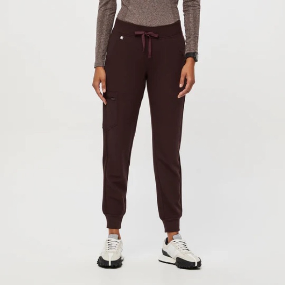Figs Women's Jogger Pants in Dark Brown
